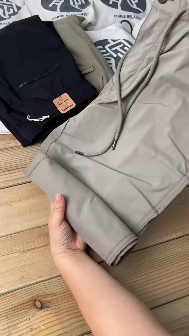 Men Relaxed Fit Jogger Pants with Insert Pockets